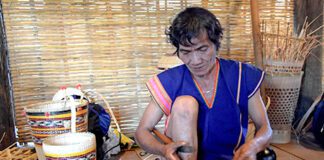 Giữ nghề đan lát truyền thống của người Ja Rai