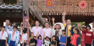 Phó Chủ tịch UBND tỉnh Trần Thị Nga dự Chương trình “Cặp lá yêu thương” lần thứ 41 tại Kon Tum