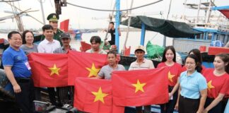 Tiền Phong Marathon 2024 tiếp sức ngư dân &apos;vươn khơi bám biển&apos;