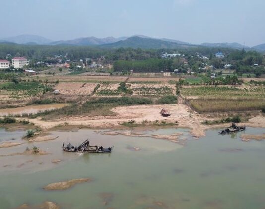 Chấn chỉnh hoạt động khai thác cát trên sông Đăk Bla, Kon Tum