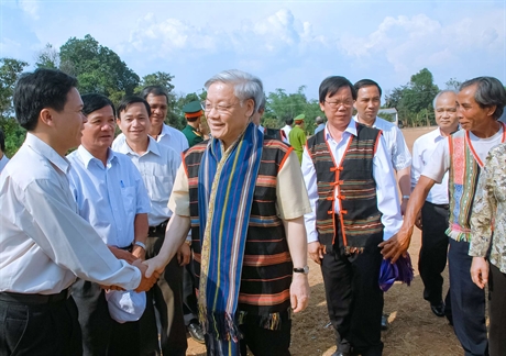 Một số hình ảnh của Tổng Bí thư Nguyễn Phú Trọng trong lần về thăm và làm việc tại tỉnh Kon Tum năm 2011