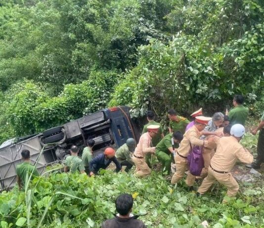 Thông tin mới vụ xe khách lao xuống vực khiến nhiều người bị thương