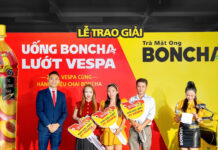 Trà mật ong Boncha trao 3 xe Vespa cho khách hàng