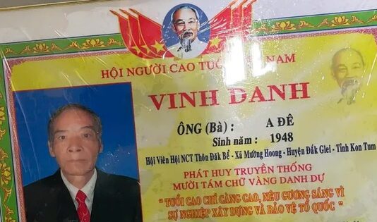 Công ty dùng chiêu "vinh danh người cao tuổi" dụ người già thu phí